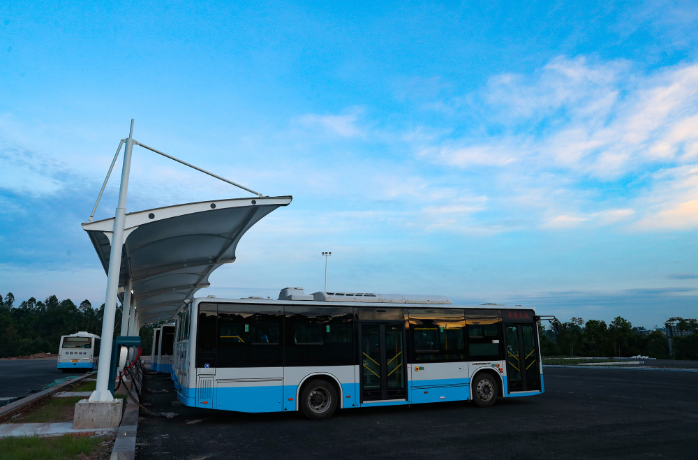 日租金从3万元跌至3000元 机器人租赁冰火两重天(图1)