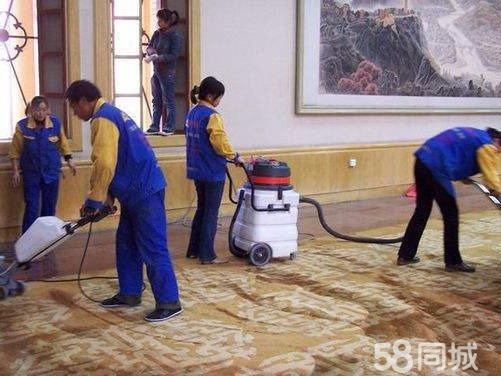桂林七星区专业师傅大型油烟机清洗、家庭油烟机、收费透明(图1)